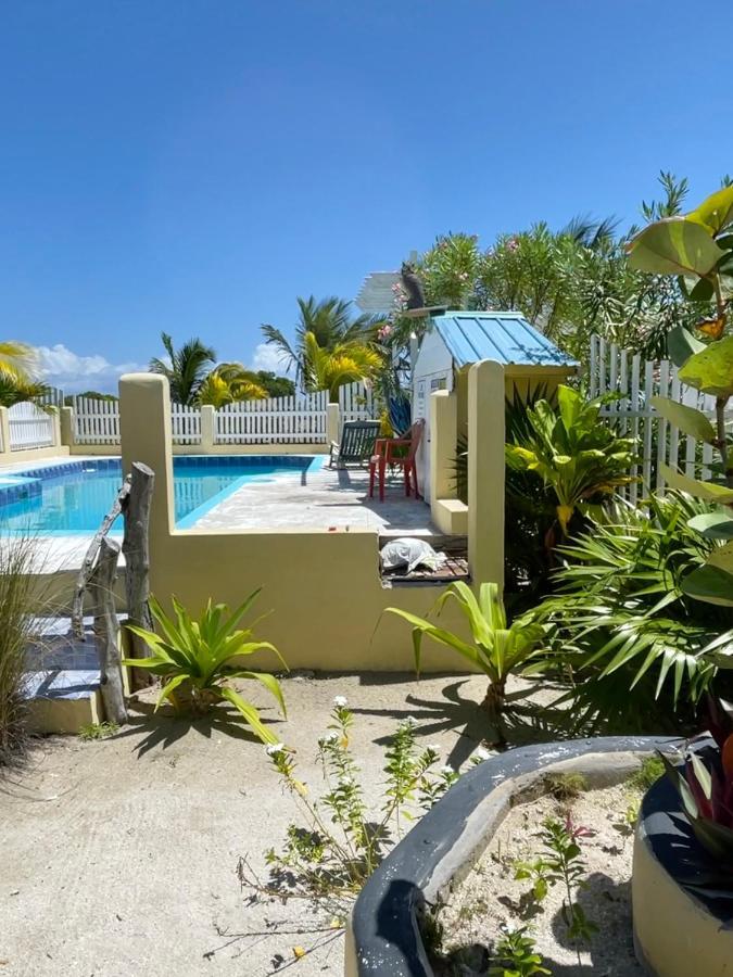 The Novelo Hotel Caye Caulker Exterior photo